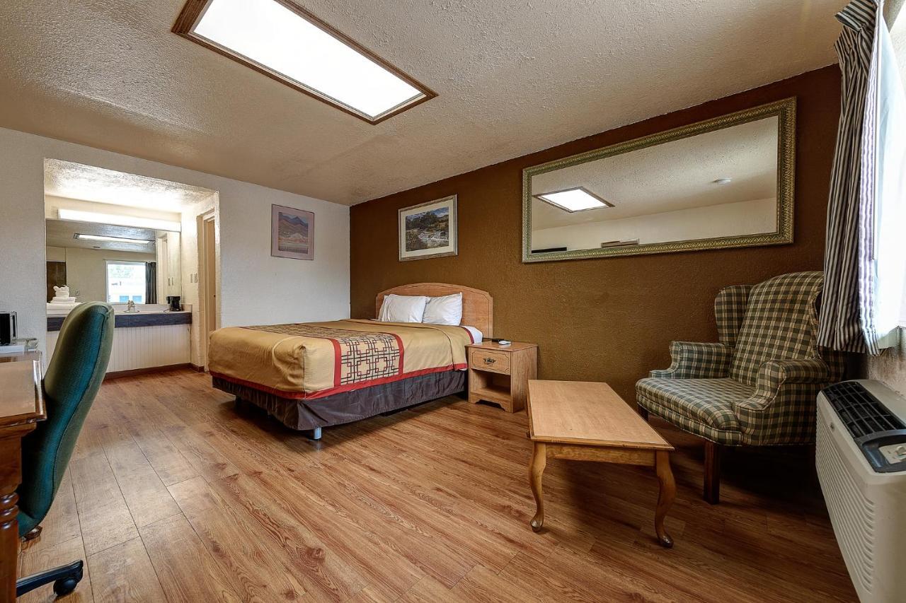 Guest Inn Rogers Bagian luar foto